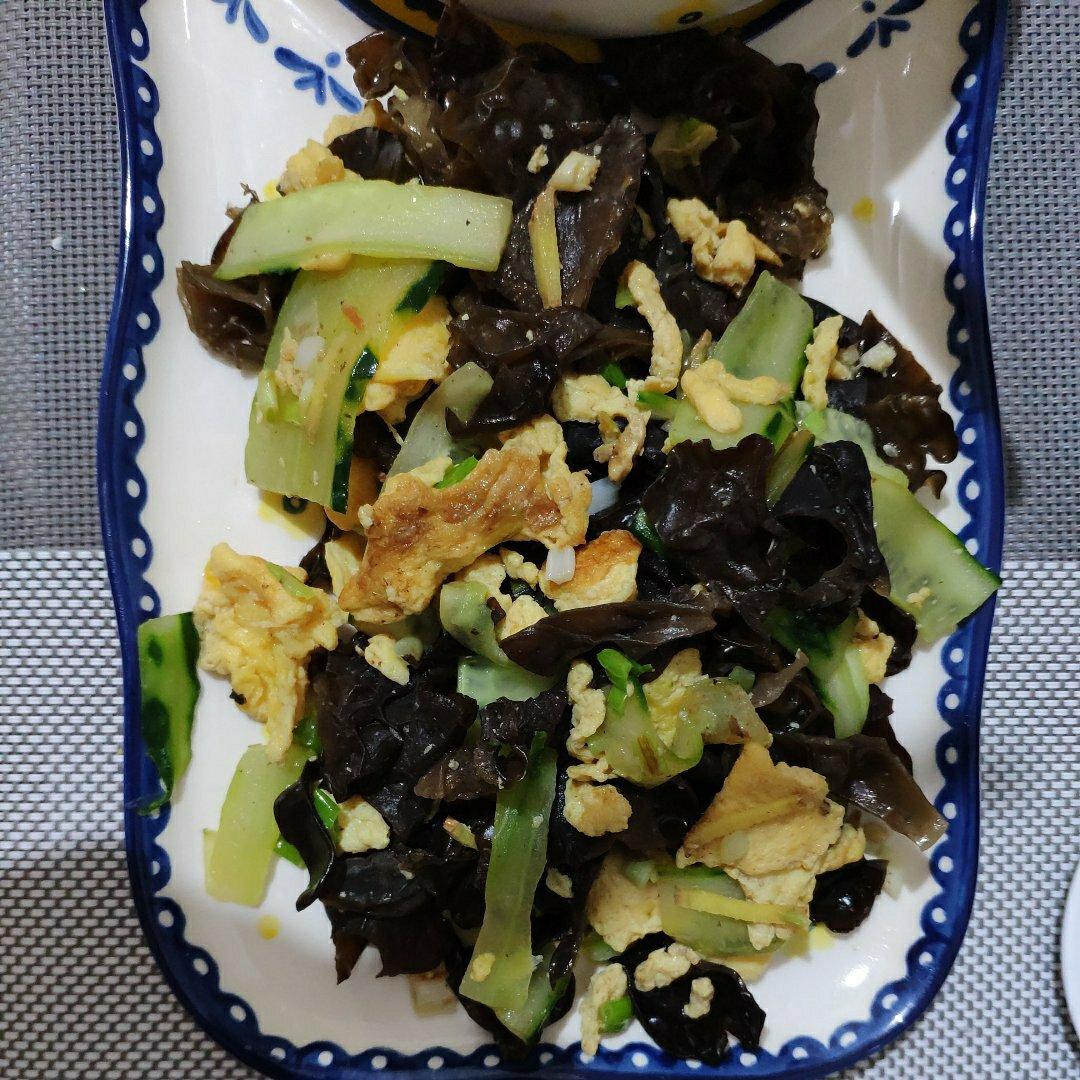 黄瓜木耳炒鸡蛋