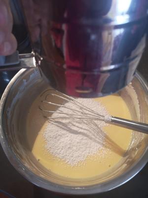 双层美味轻乳酪生日蛋糕（6寸＋8寸）的做法 步骤5