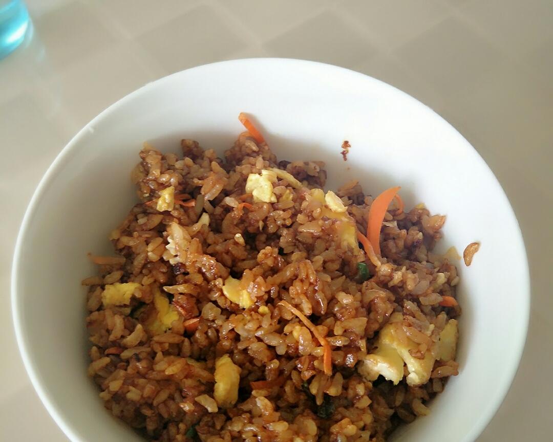 酱油炒米饭改良版的做法