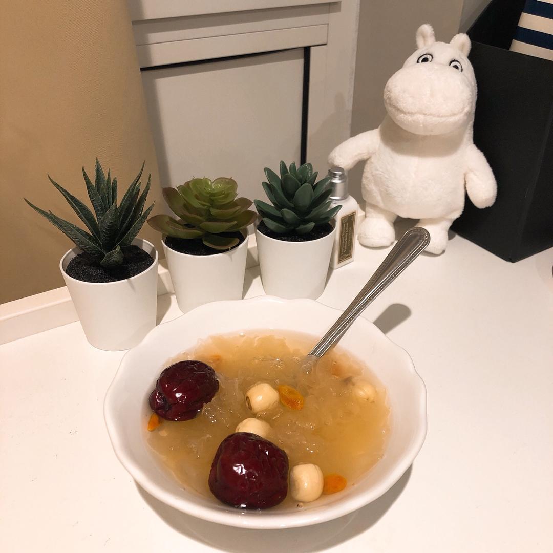 养生壶银耳羹/莲子/百合