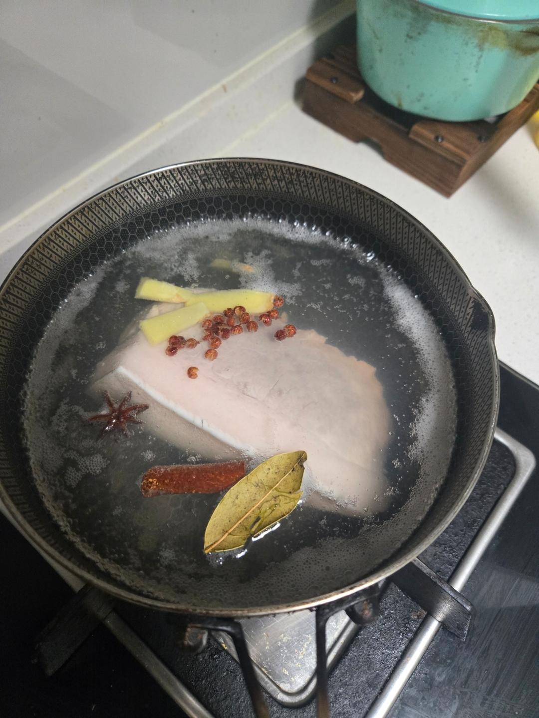 最简单的方法把一块肉吃了