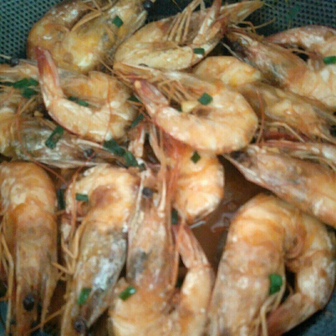 吃完还会继续舔手指的    快手油闷大虾