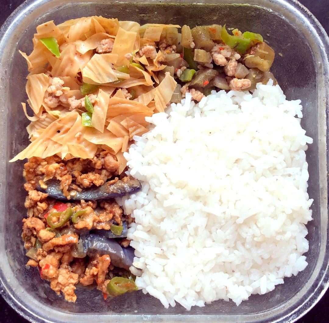 青衫未老做的上班族的午餐素食便当