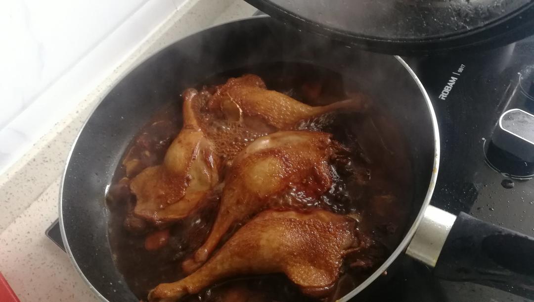 让你好吃难忘的～～酱香鸭腿