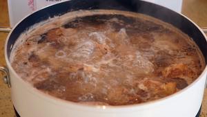 红汤羊蝎子（红而香辣 汤可以用来煮火锅）的做法 步骤7