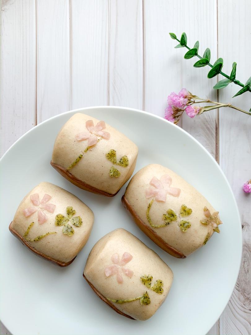 荞麦馒头刀切馒头春日花朵