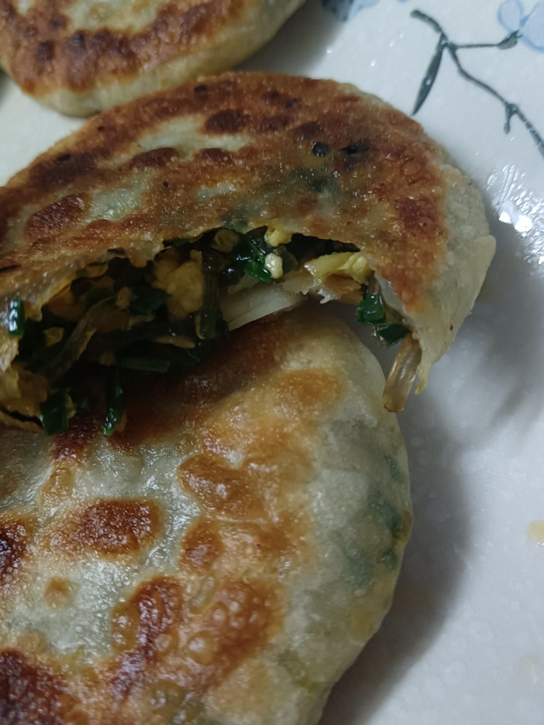 皮薄如纸的韭菜馅饼|免揉面法