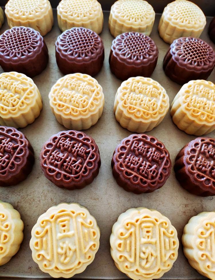 黑（红）糖月饼