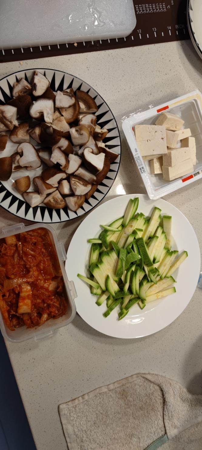 虾滑泡菜汤