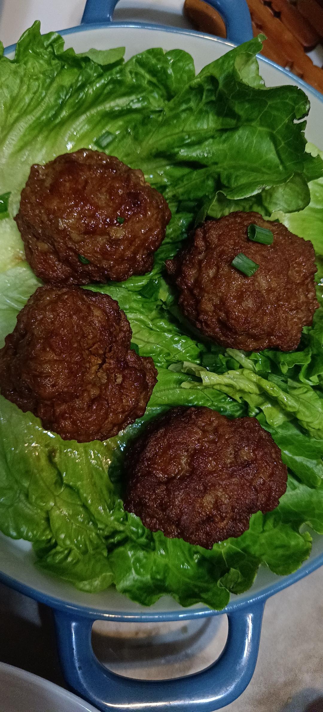 肉丸（沾肉）（狮子头）