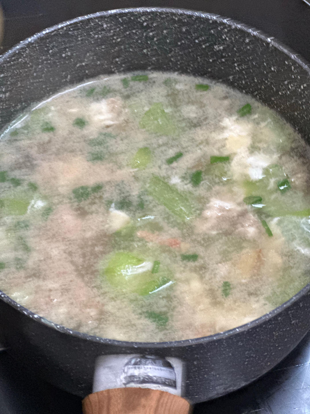 时蔬丝瓜滑肉汤