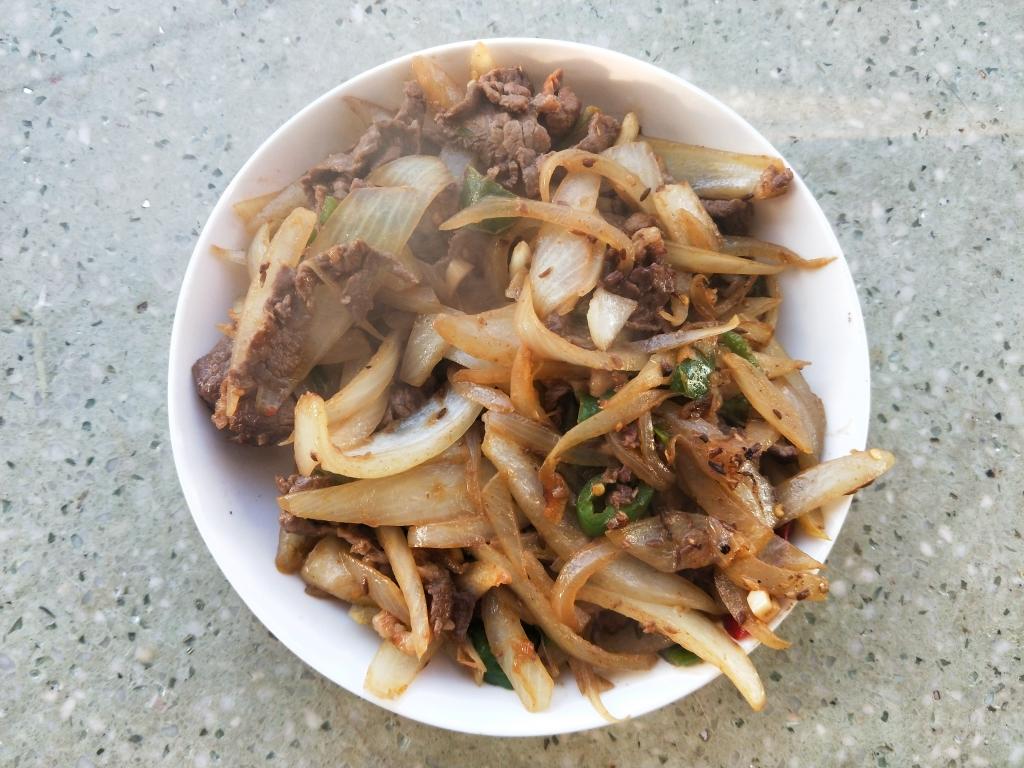 嫩炒牛肉片～～简单快手菜