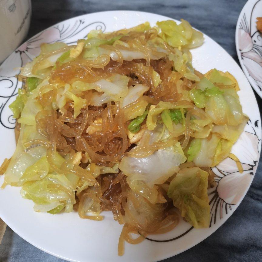 包菜粉丝炒鸡蛋