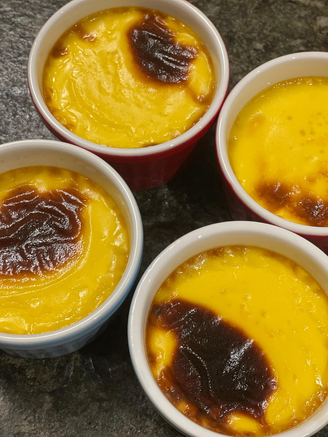 无奶油烤布蕾（消耗蛋黄的绝妙方法）