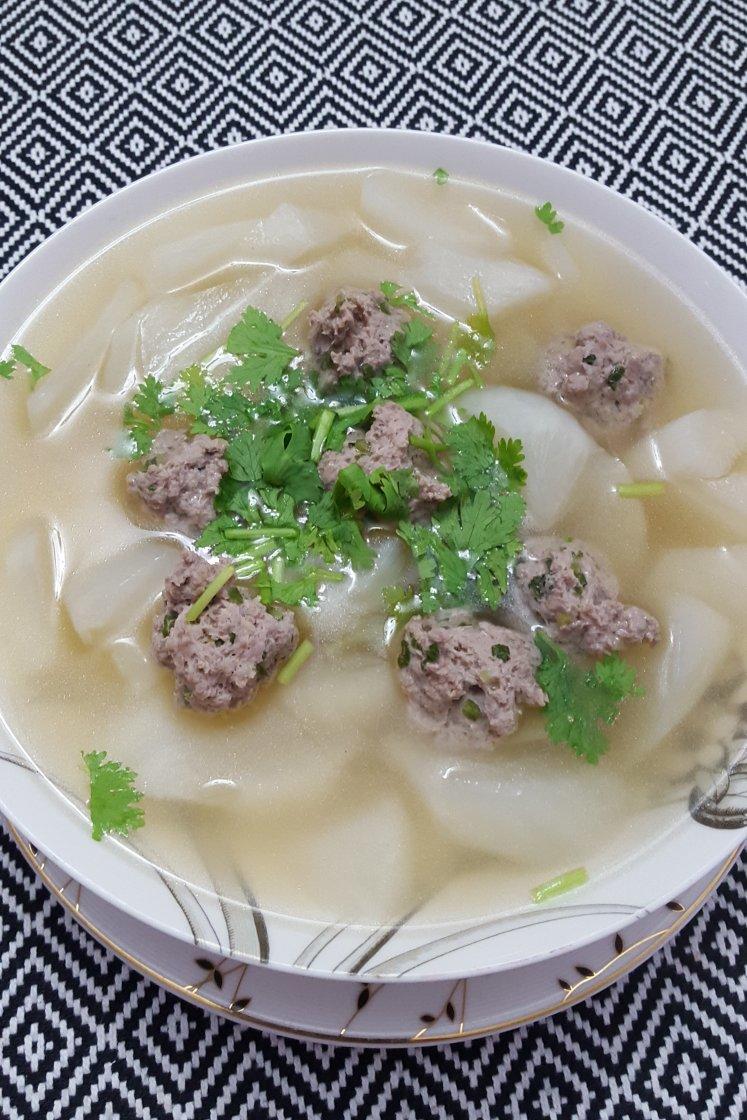 白羊mq做的牛肉丸子萝卜汤