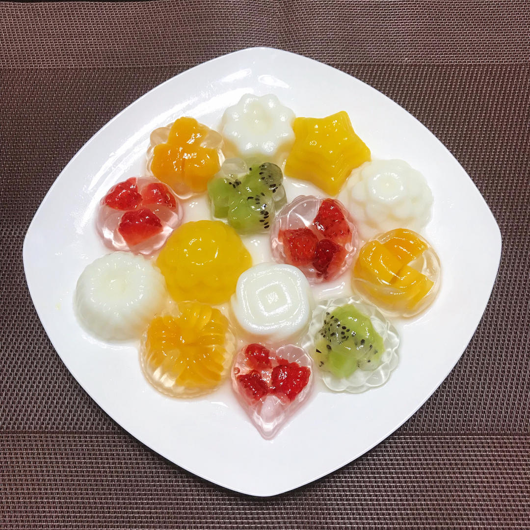 烘出爱的味道做的自制水果果冻 (白凉粉版)