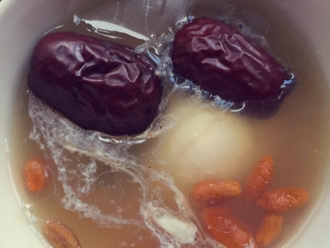鸡蛋红枣枸杞汤的做法