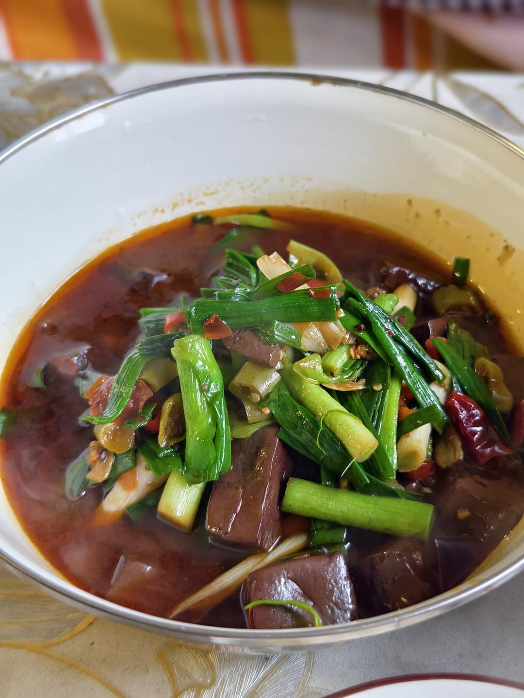 青蒜炒鸭血-有它能吃两大碗饭