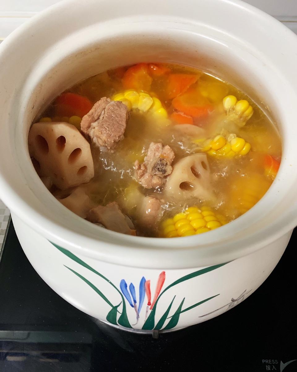 玉米莲藕排骨汤