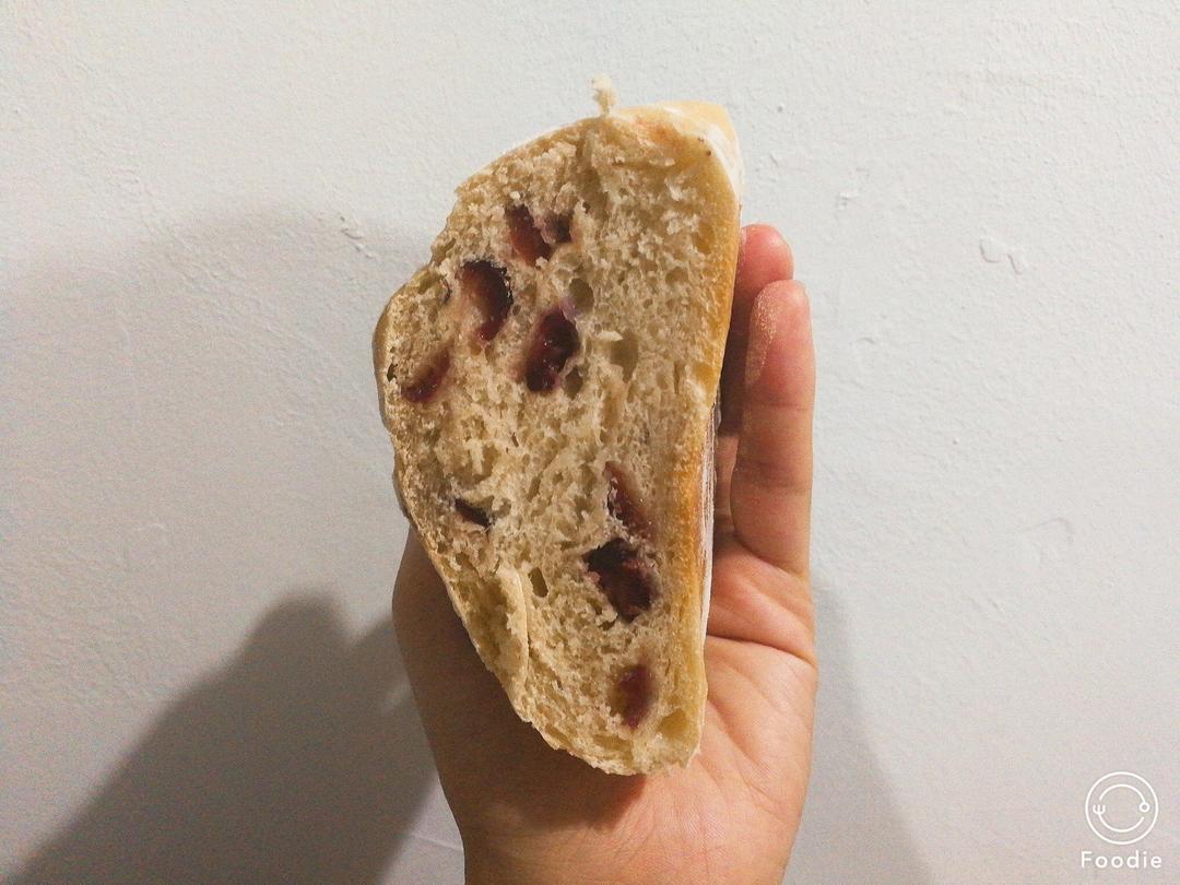 全麦蔓越莓软式欧包（免揉）