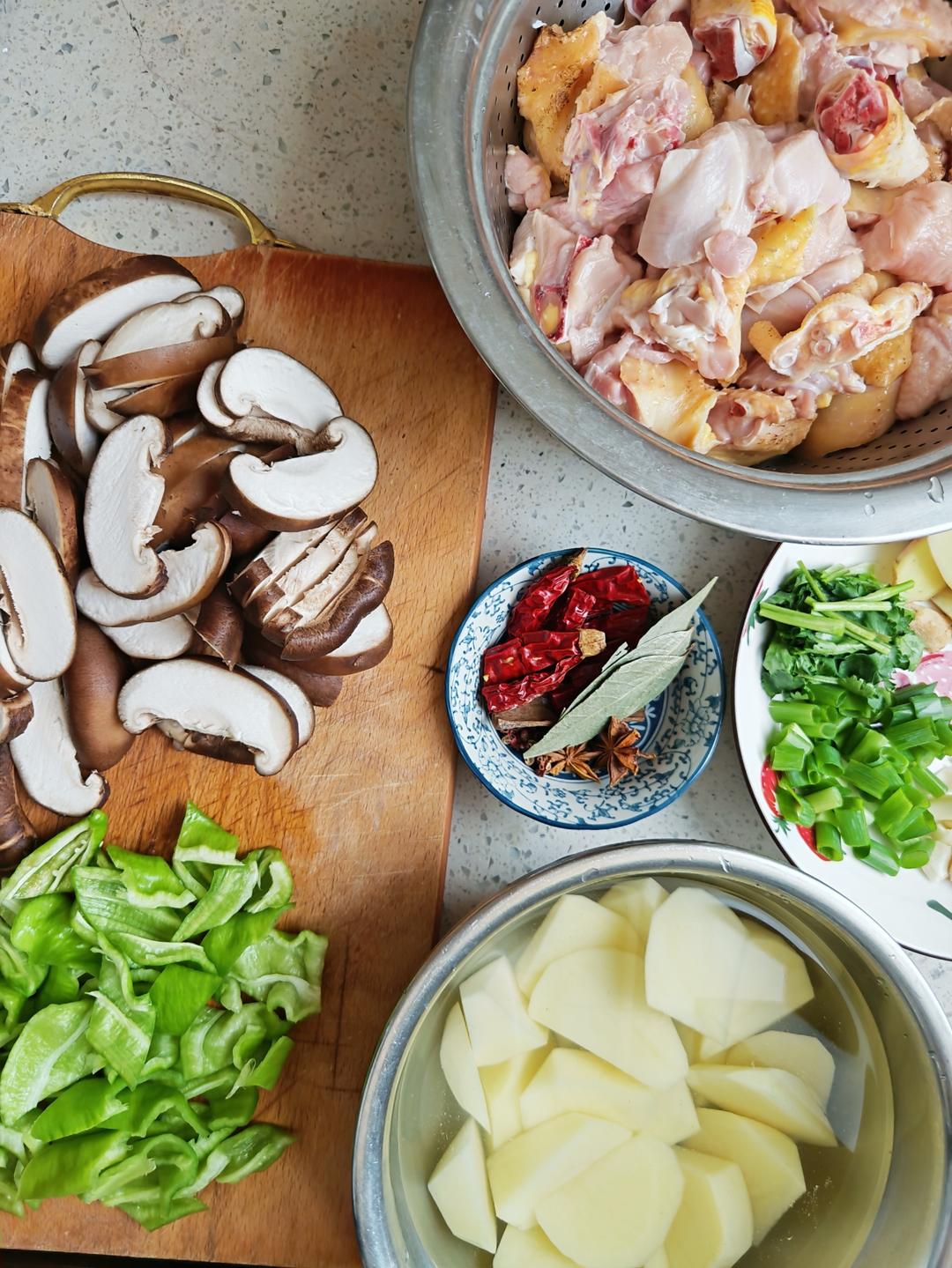 新疆大盘鸡（家常简单易上手）