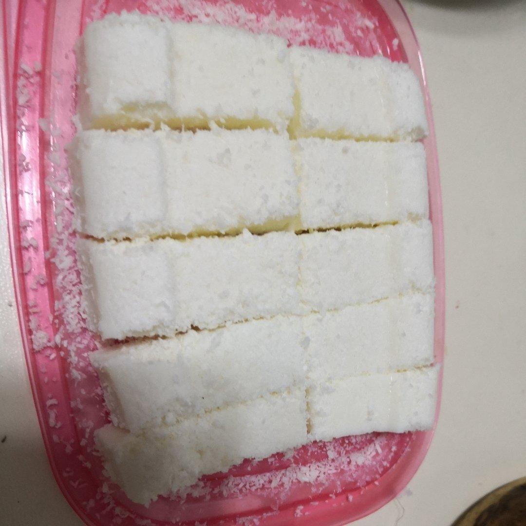 完胜85度C牛奶椰丝小方