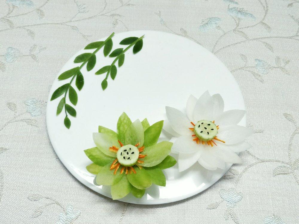 简单美丽的盘饰(8)——拼装荷花盘饰