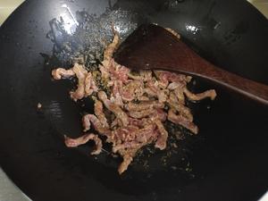 蒜苔牛肉丝的做法 步骤2