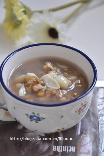 绿豆薏米百合汤的做法