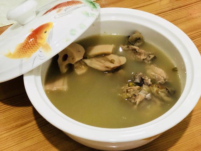 莲藕绿豆蚝豉排骨汤的做法