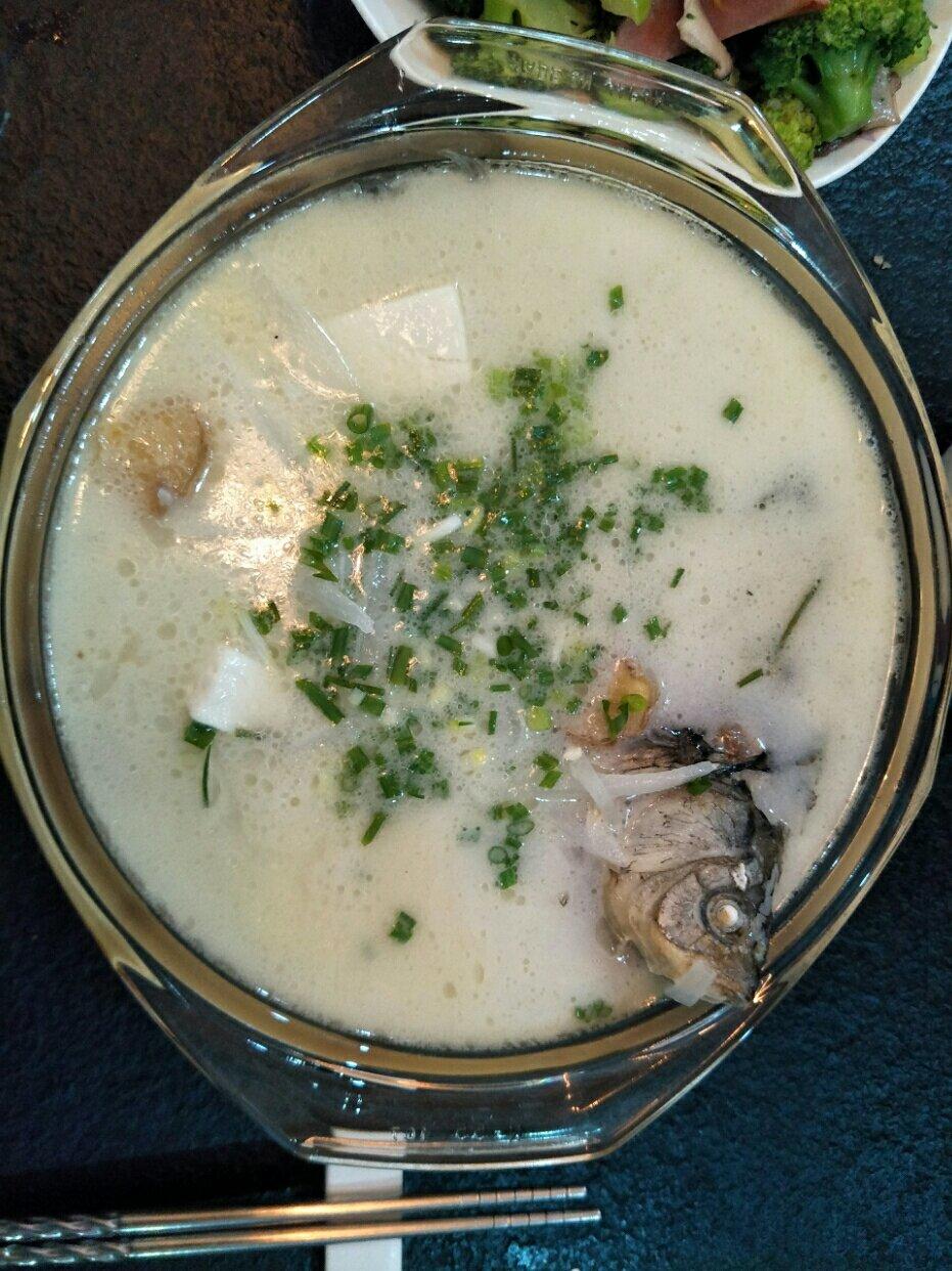 鲫鱼豆腐汤