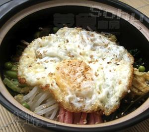 韩式石锅拌饭的做法 步骤3