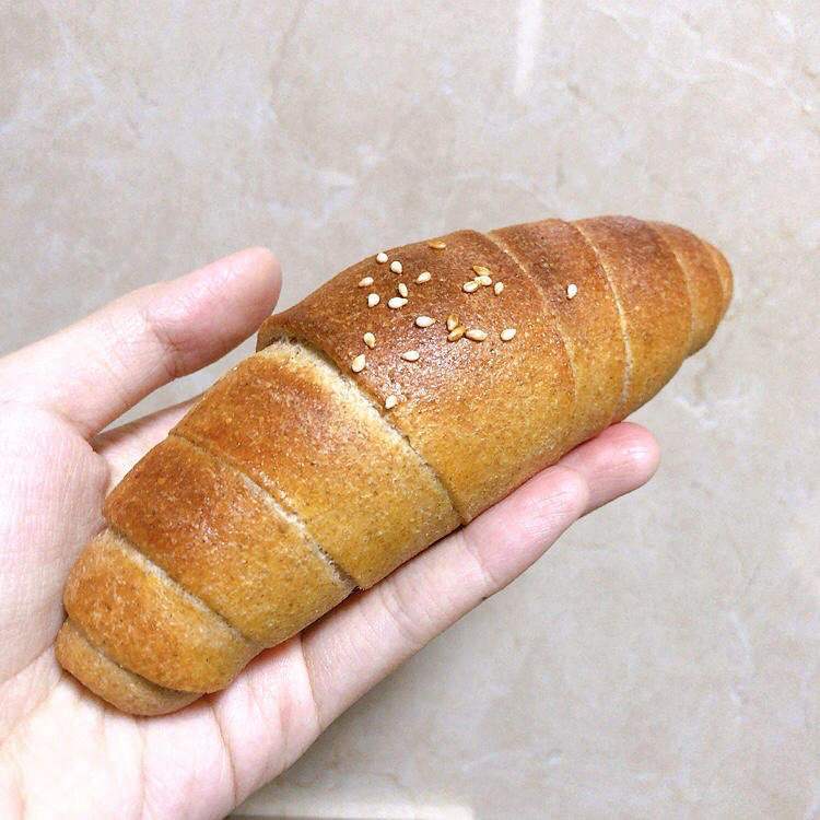 全麦芝麻盐面包