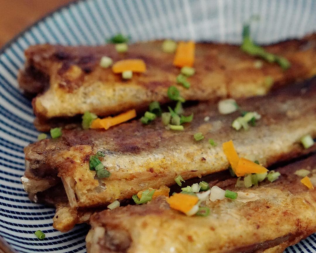 香煎小黄鱼和鱼头豆腐汤的做法
