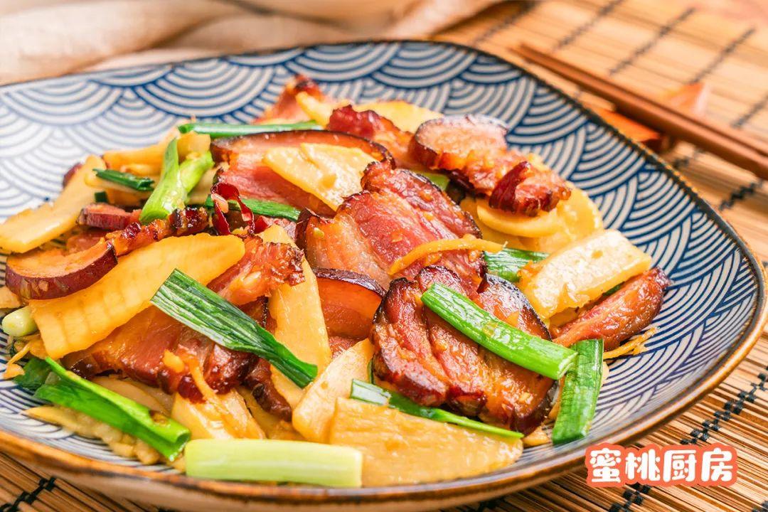 【冬笋炒腊肉】的做法