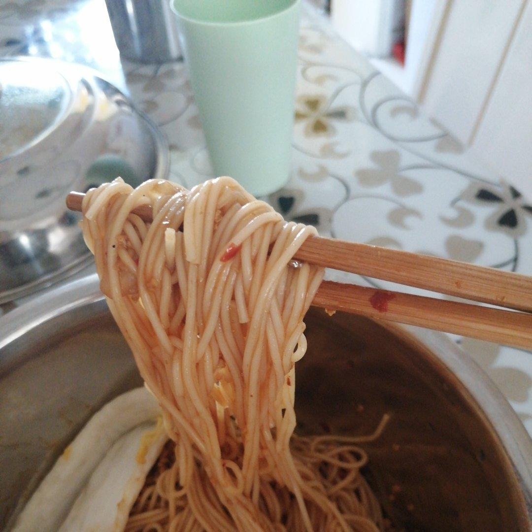 挂面神仙吃法㊙️香到舔盘子的青椒鸡蛋拌面