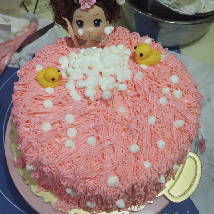详细步骤制作泡泡浴娃娃蛋糕