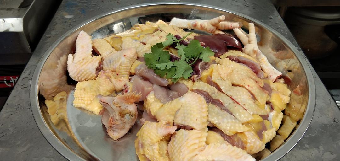 家常广式打边炉的锅底和蘸料