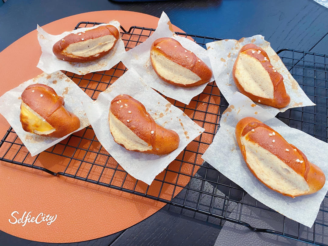 无糖全麦碱水结（碱水面包）