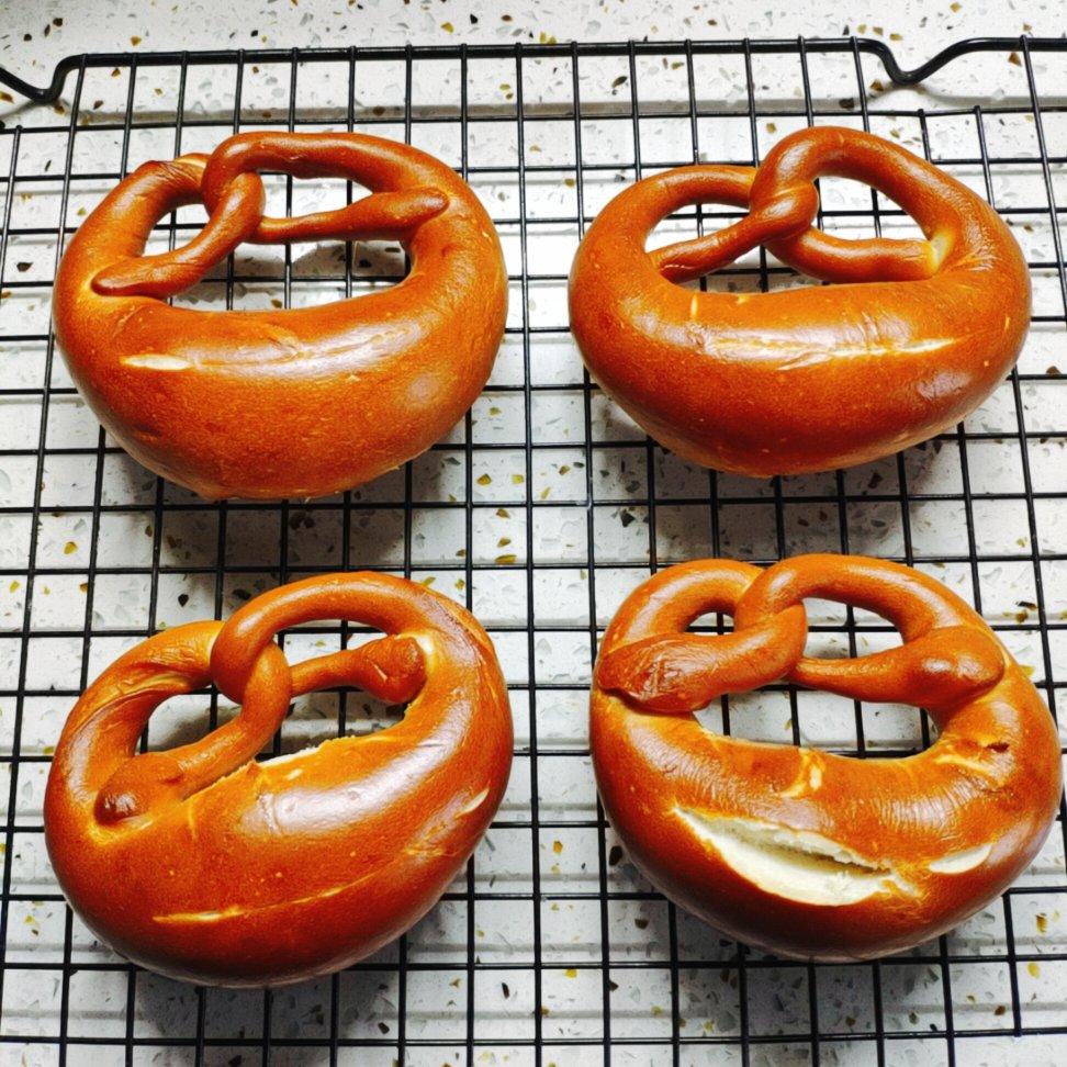 最详细的碱水包 【德国结面包 布雷结面包】有关碱水面包Brezel的一切 Bretzel Brezen Pretzel