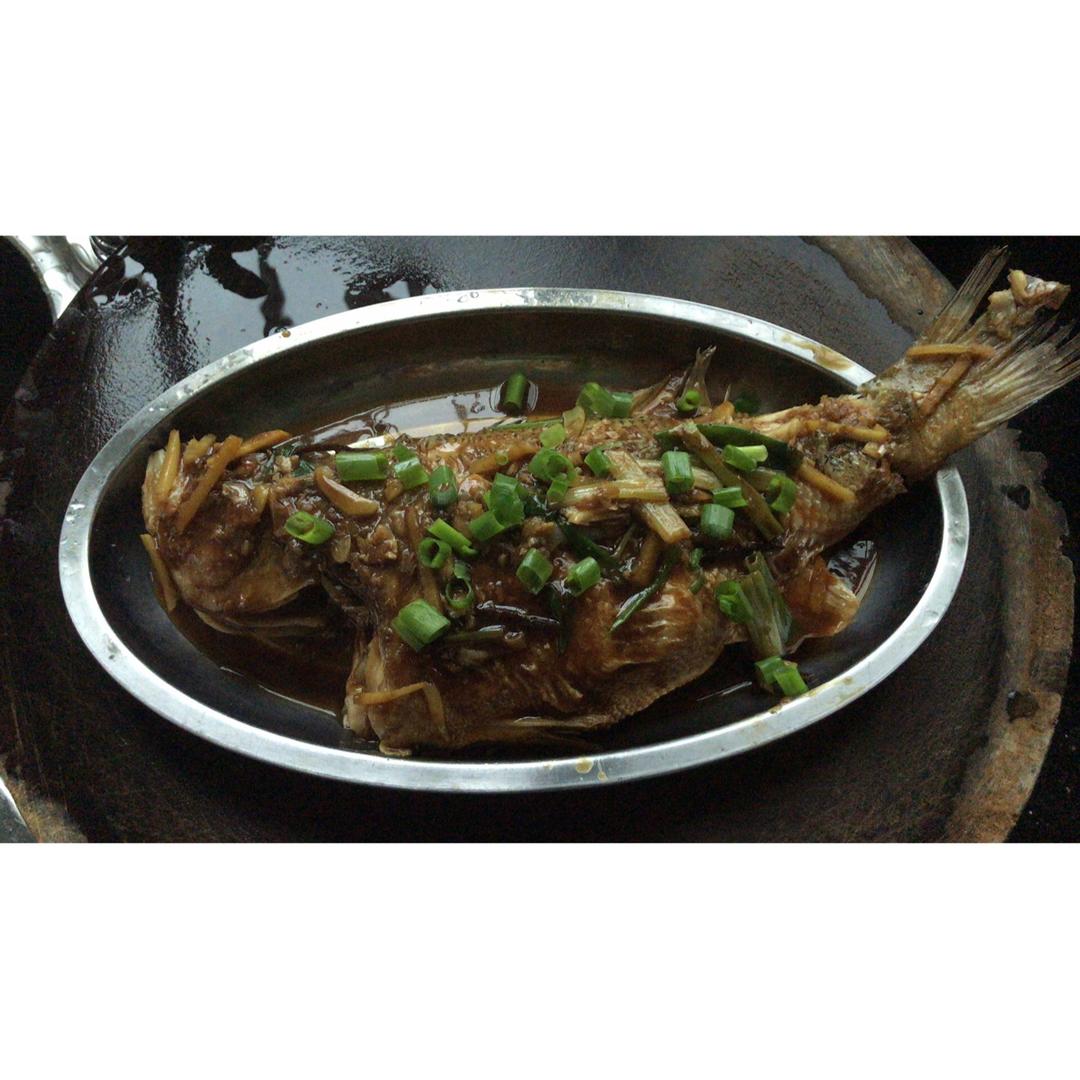 红烧鲈鱼
