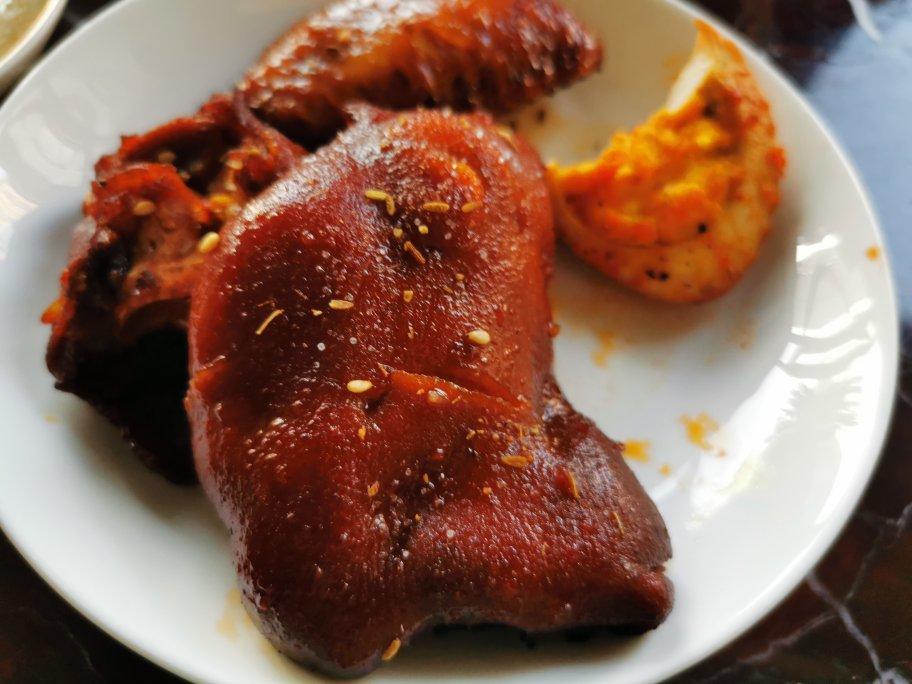 香酥烤猪蹄