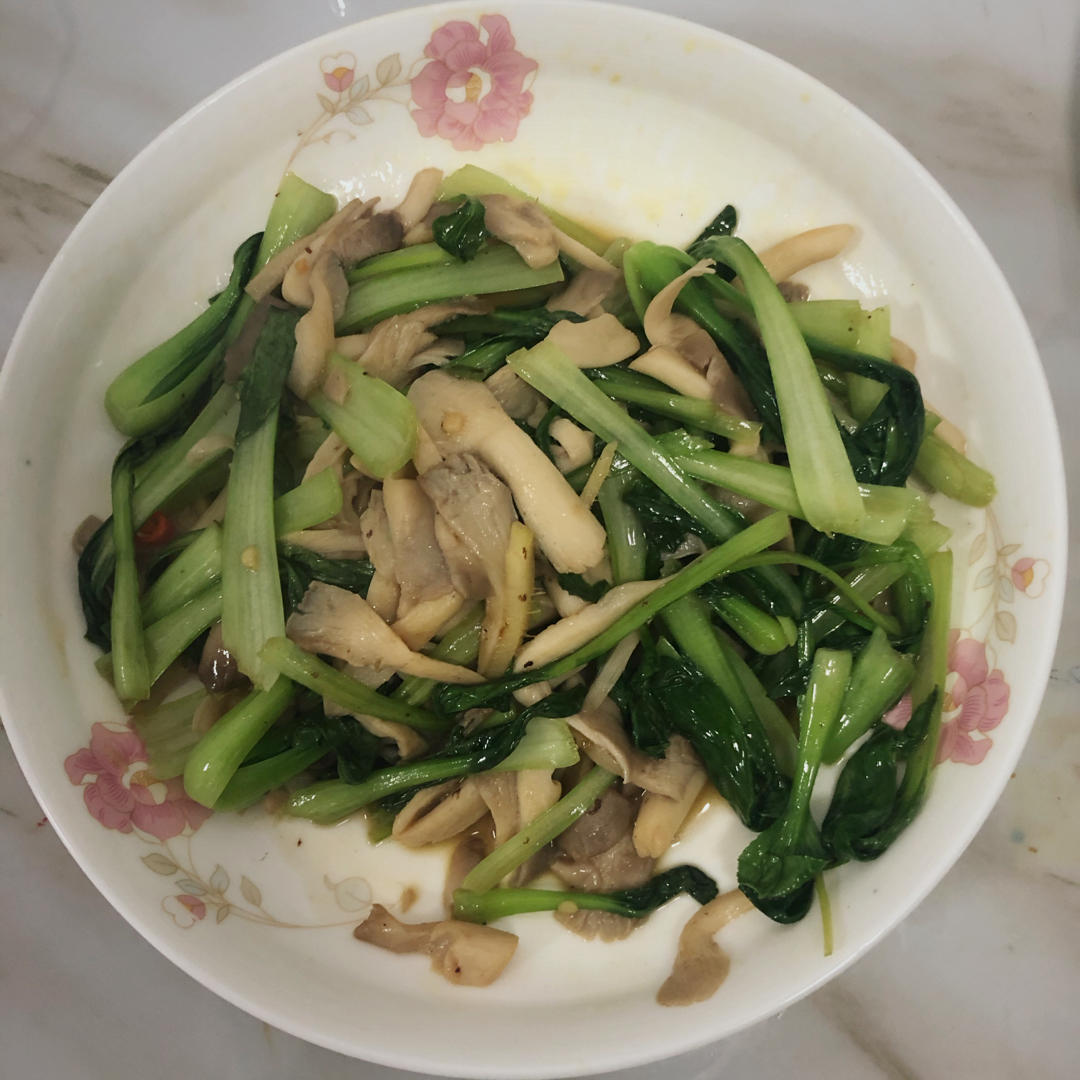 平菇炒青菜
