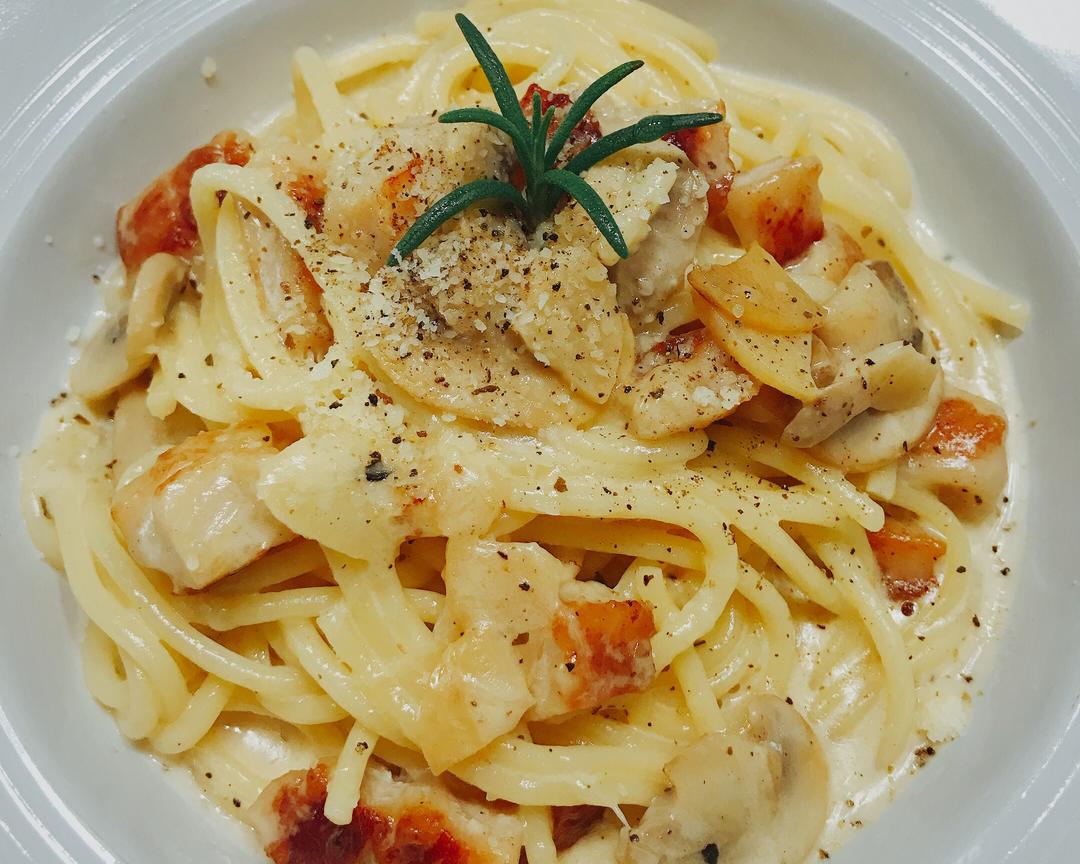 米其林🍴奶油蘑菇鸡排意面的做法