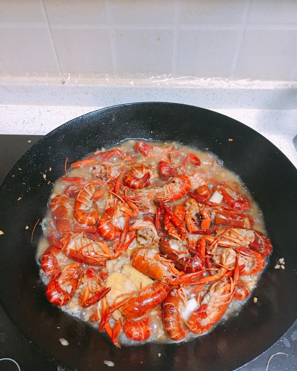 橘丽丝的蒜蓉小龙虾