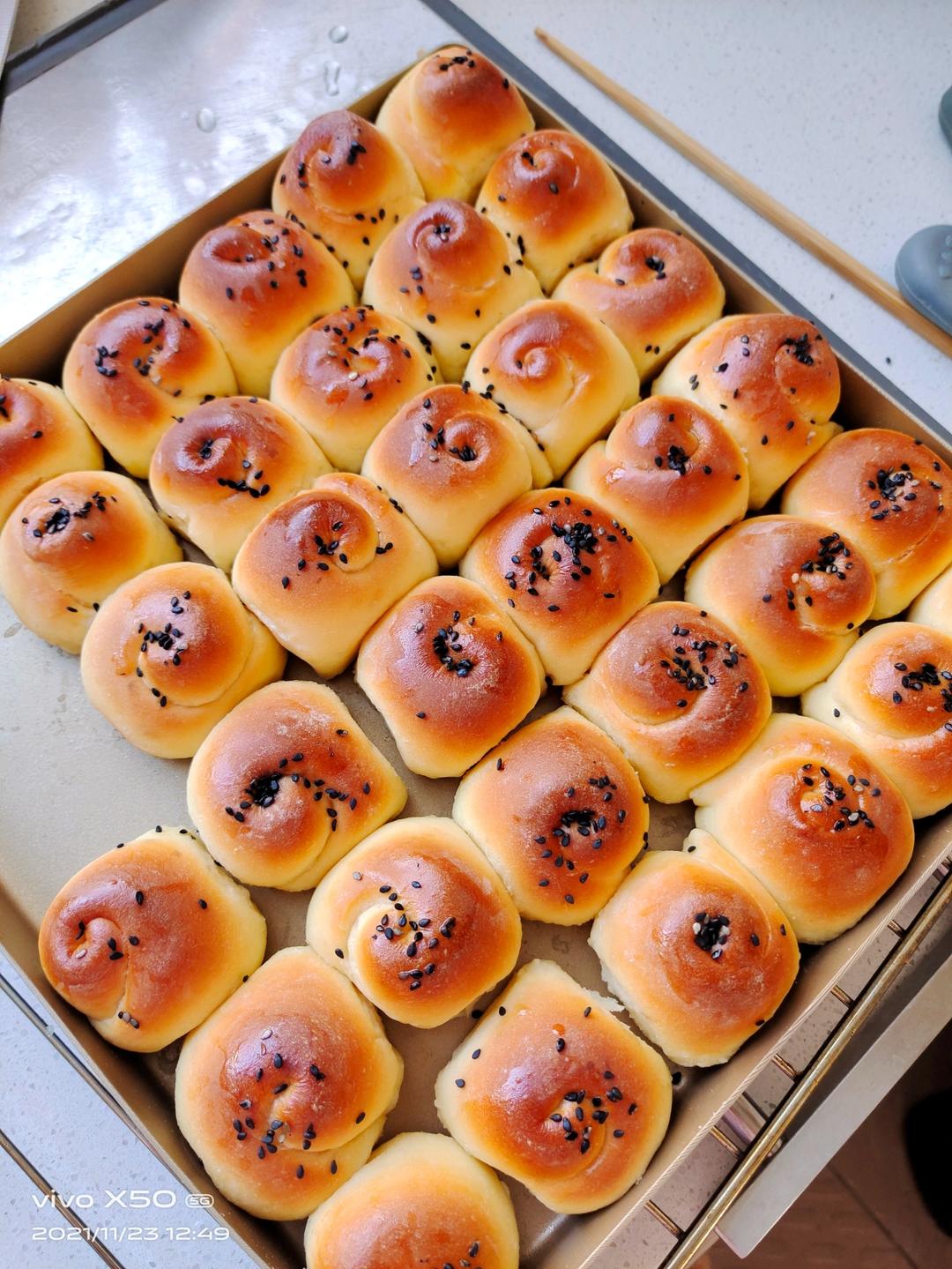 懒人版一次发酵蜂蜜脆底小面包（28x28金盘量）
