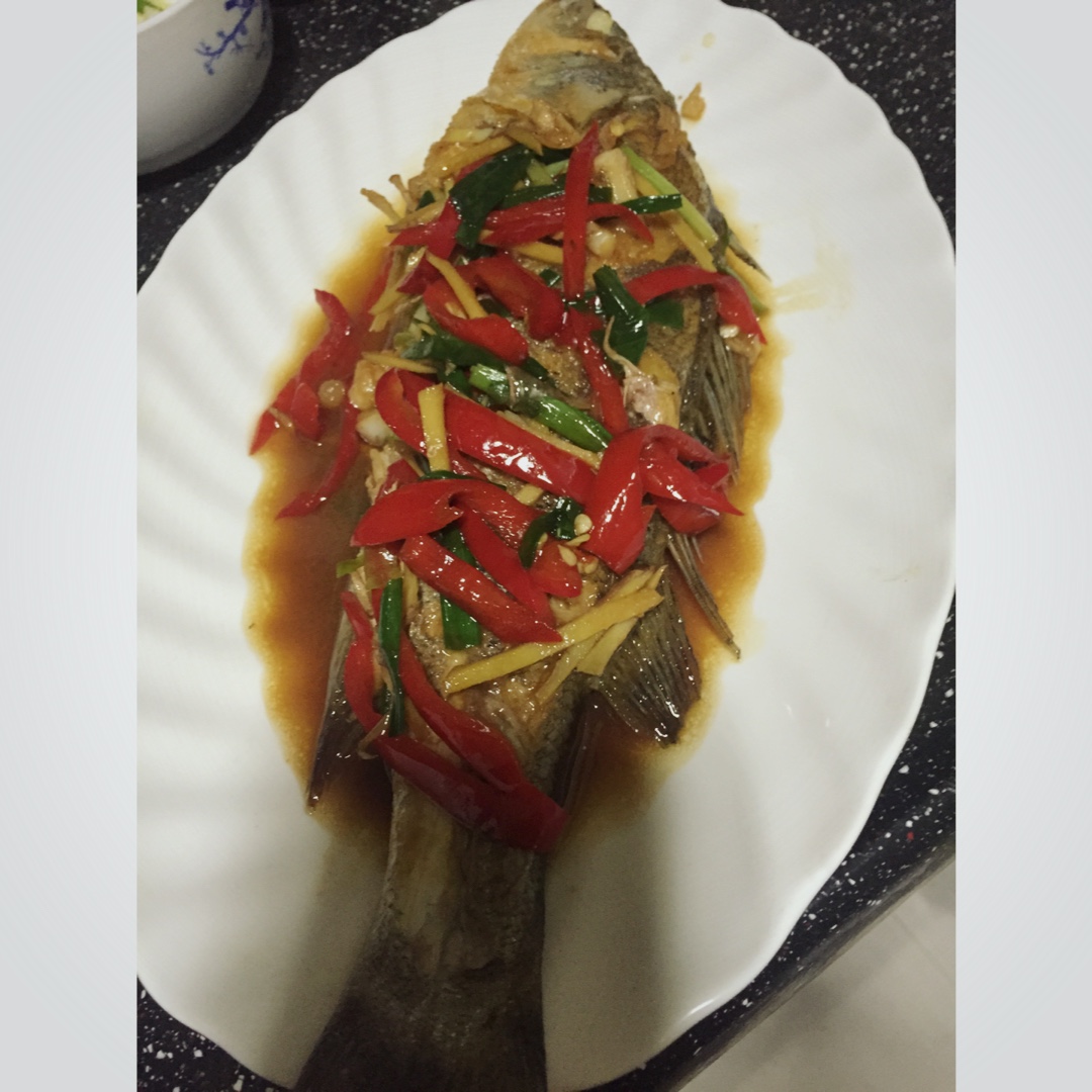 红烧鲈鱼