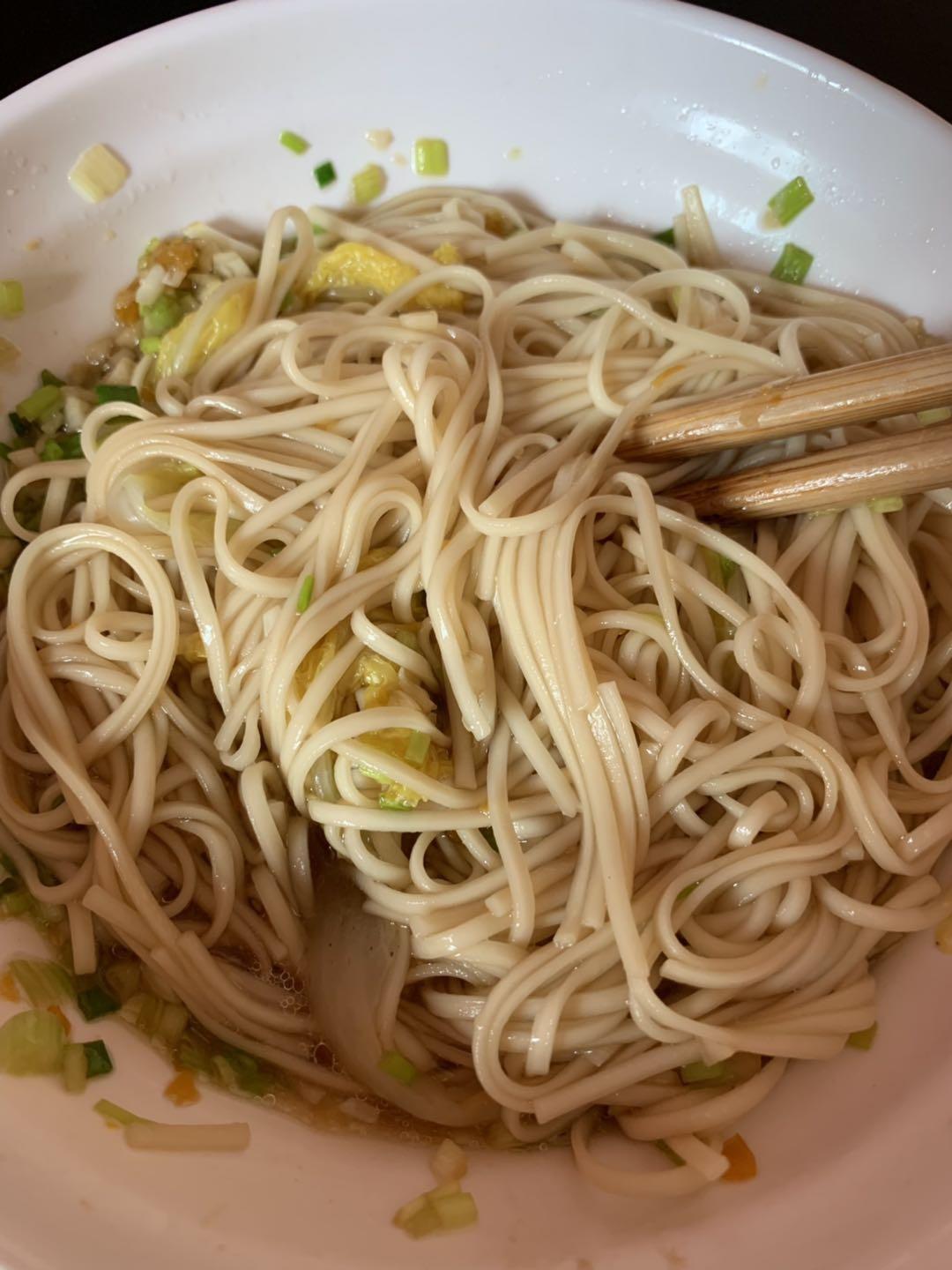 深夜解馋：酸汤面