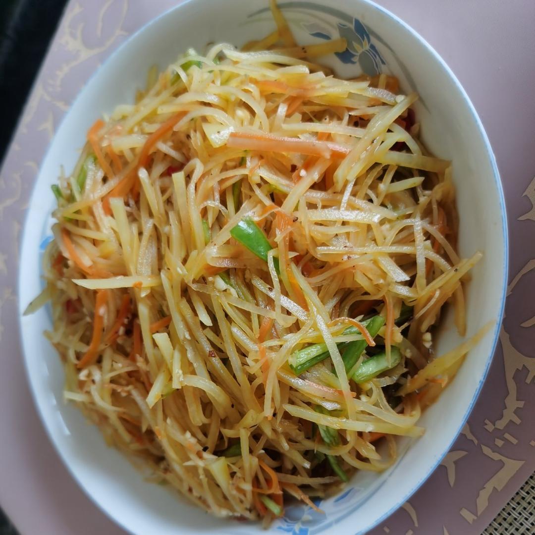 凉拌土豆丝，爽口开胃