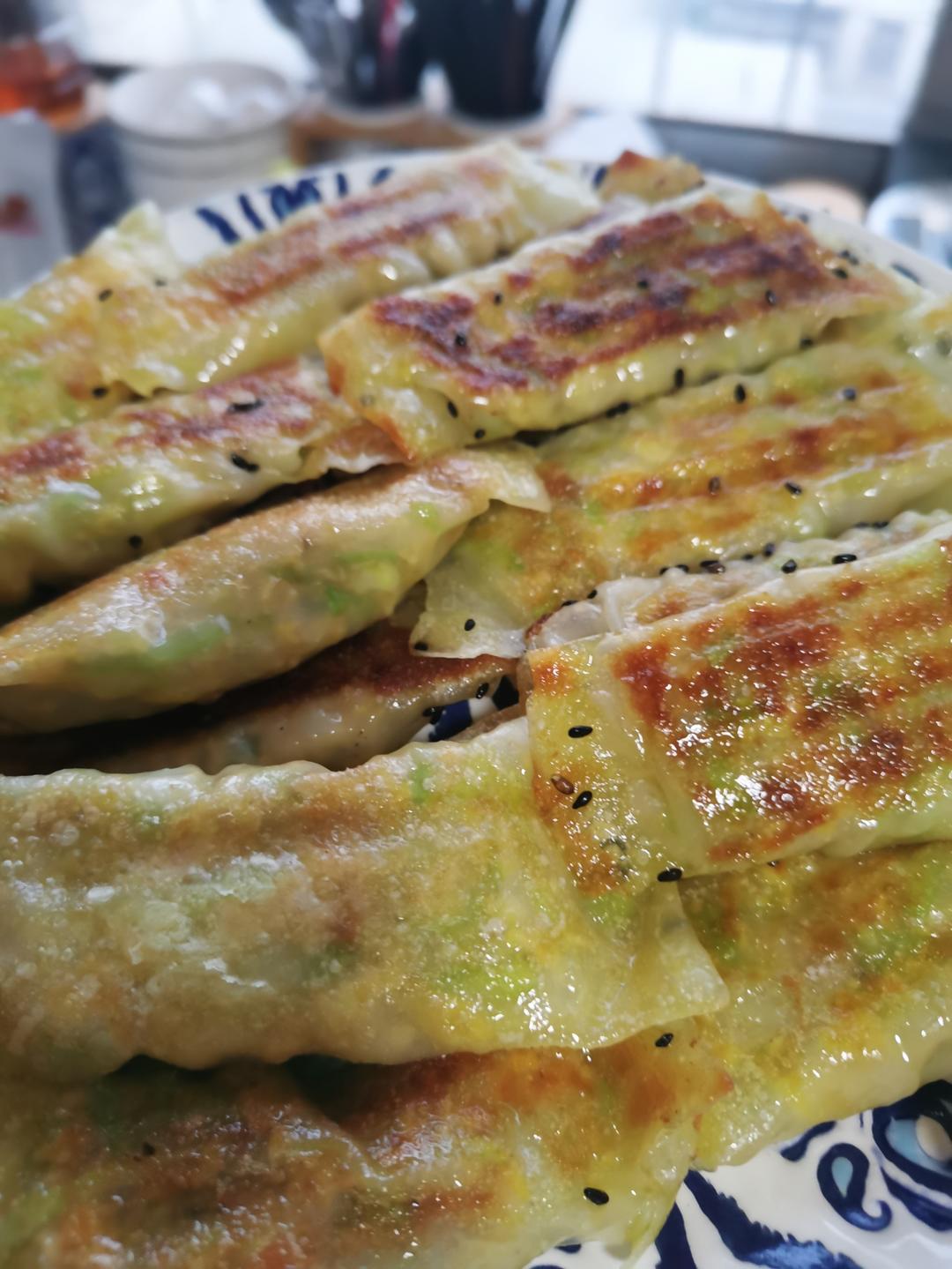 超级好吃的西葫芦鸡蛋素锅贴（馄饨皮版）